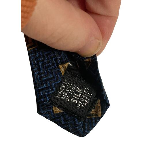 Disney Mickey Inc Winnie The Pooh Tigger 100% Silk Novelty Necktie Vintage - Picture 6 of 7